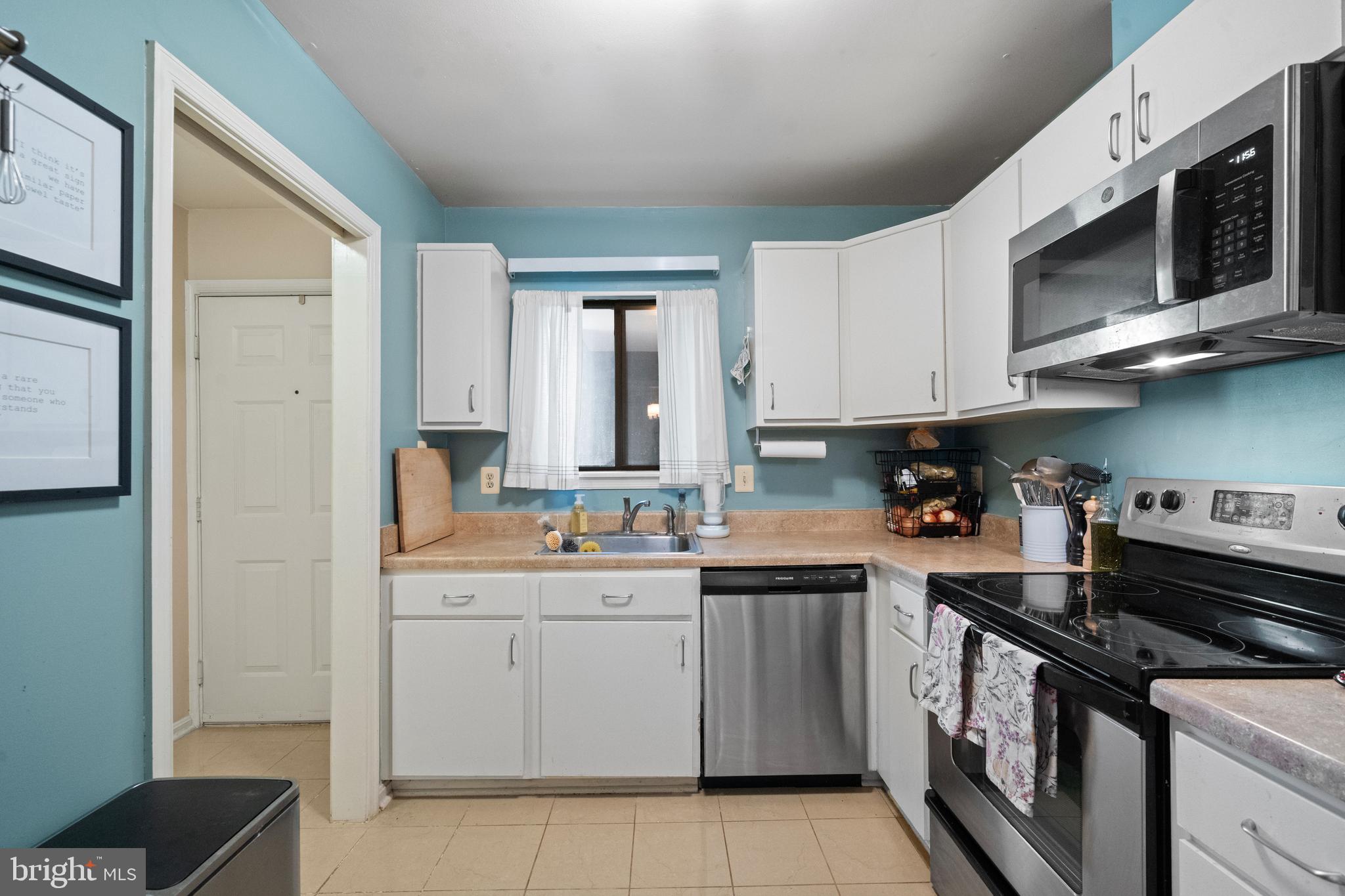 LEE OAKS - Residential