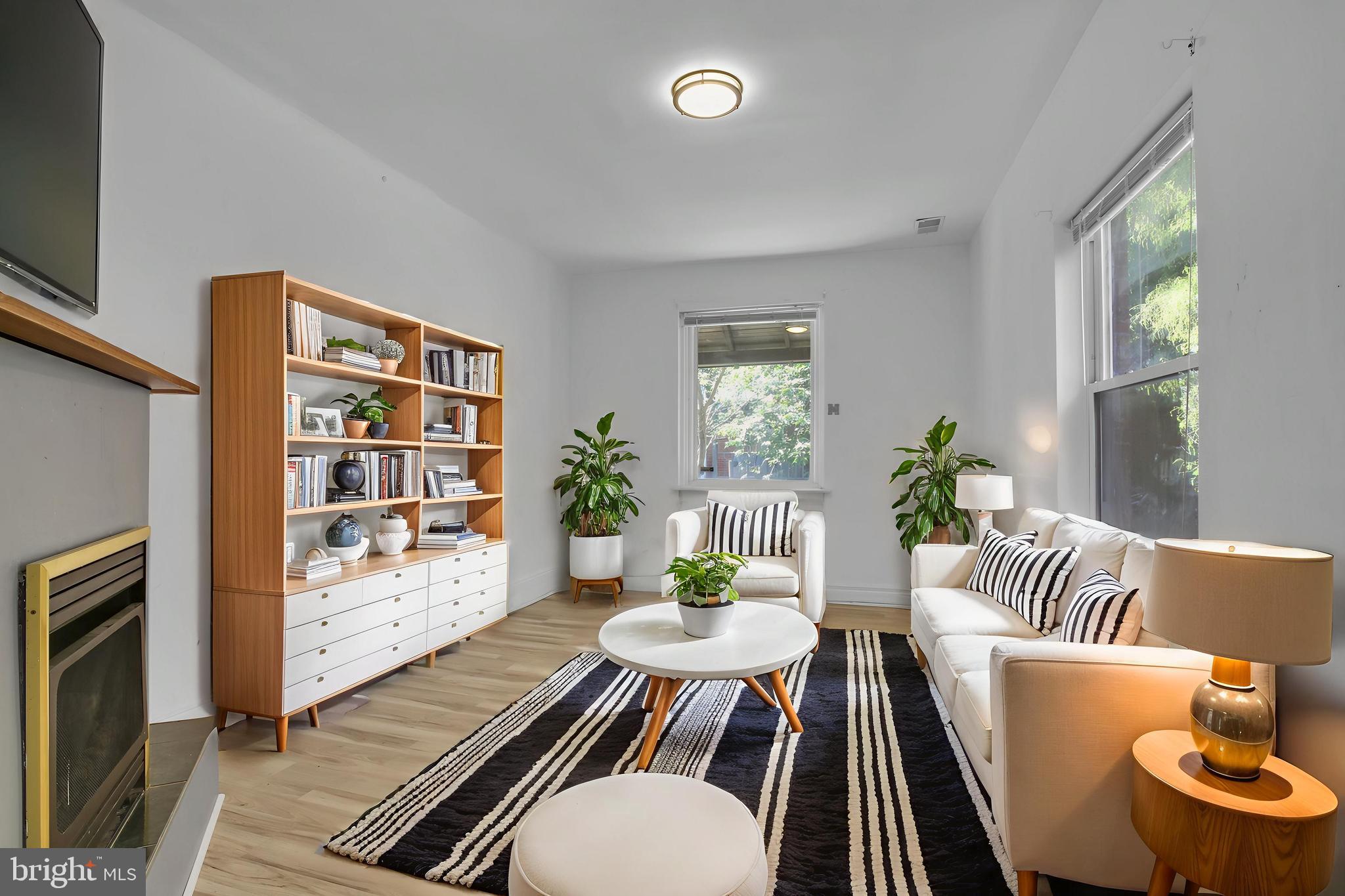 UNIVERSITY CITY - Residential Lease