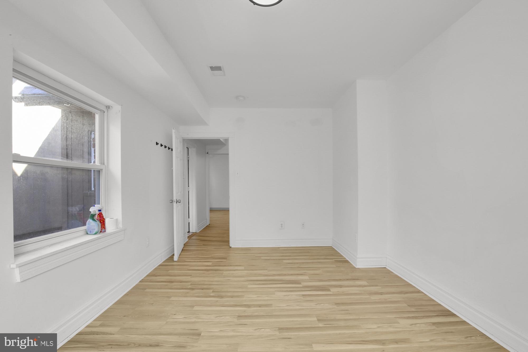 UNIVERSITY CITY - Residential Lease