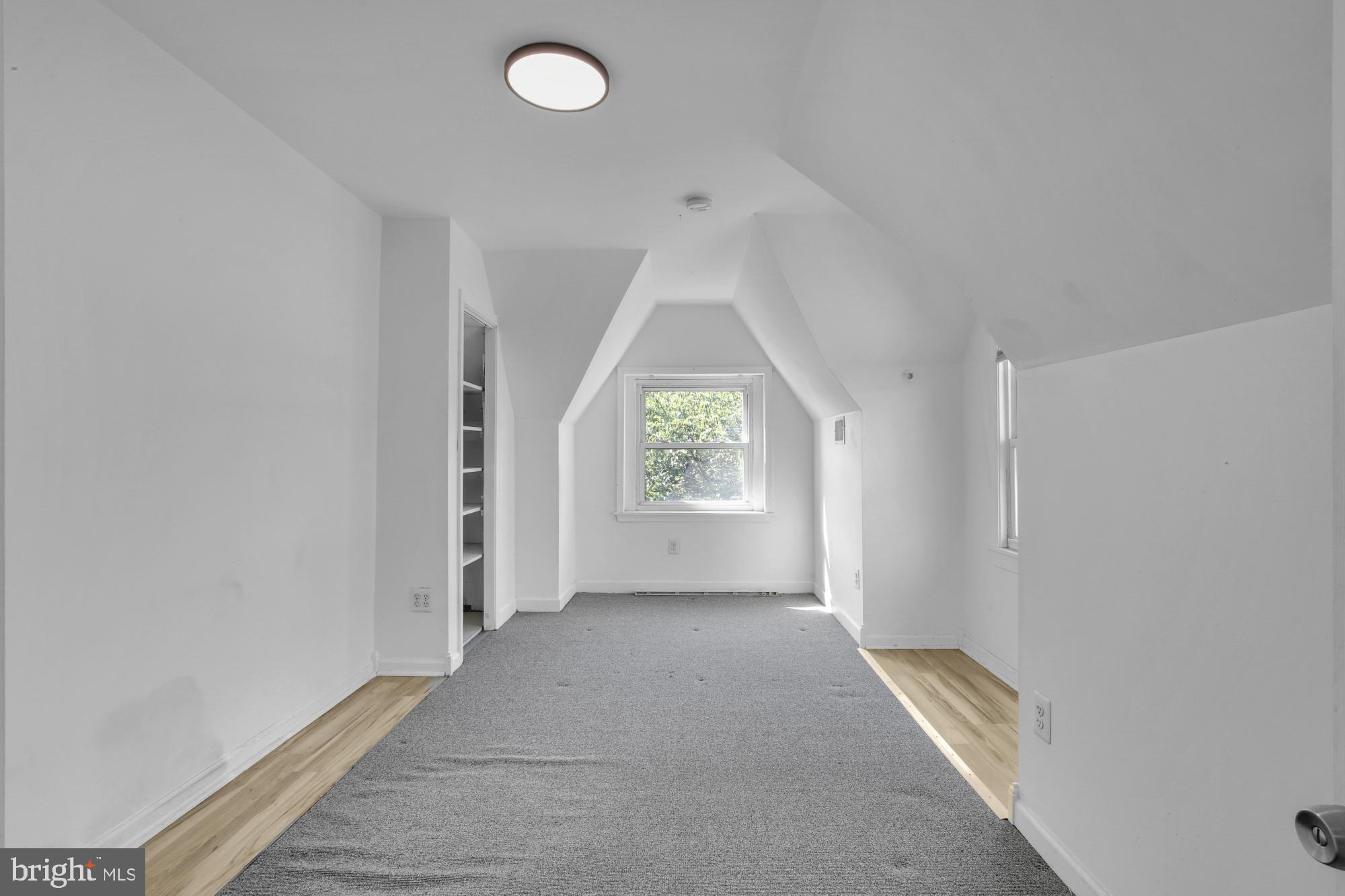 UNIVERSITY CITY - Residential Lease