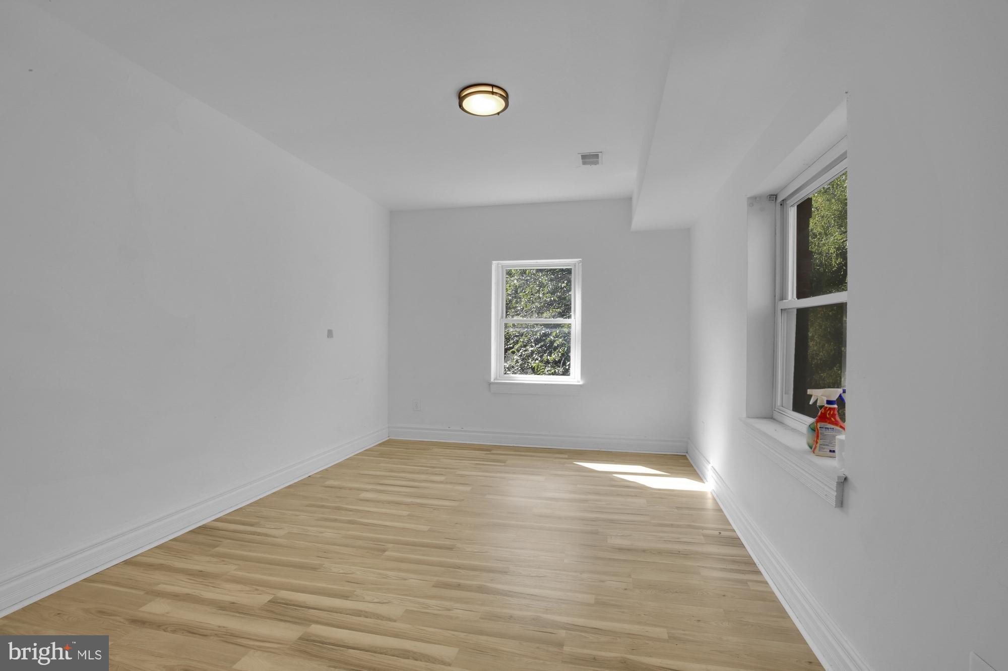 UNIVERSITY CITY - Residential Lease