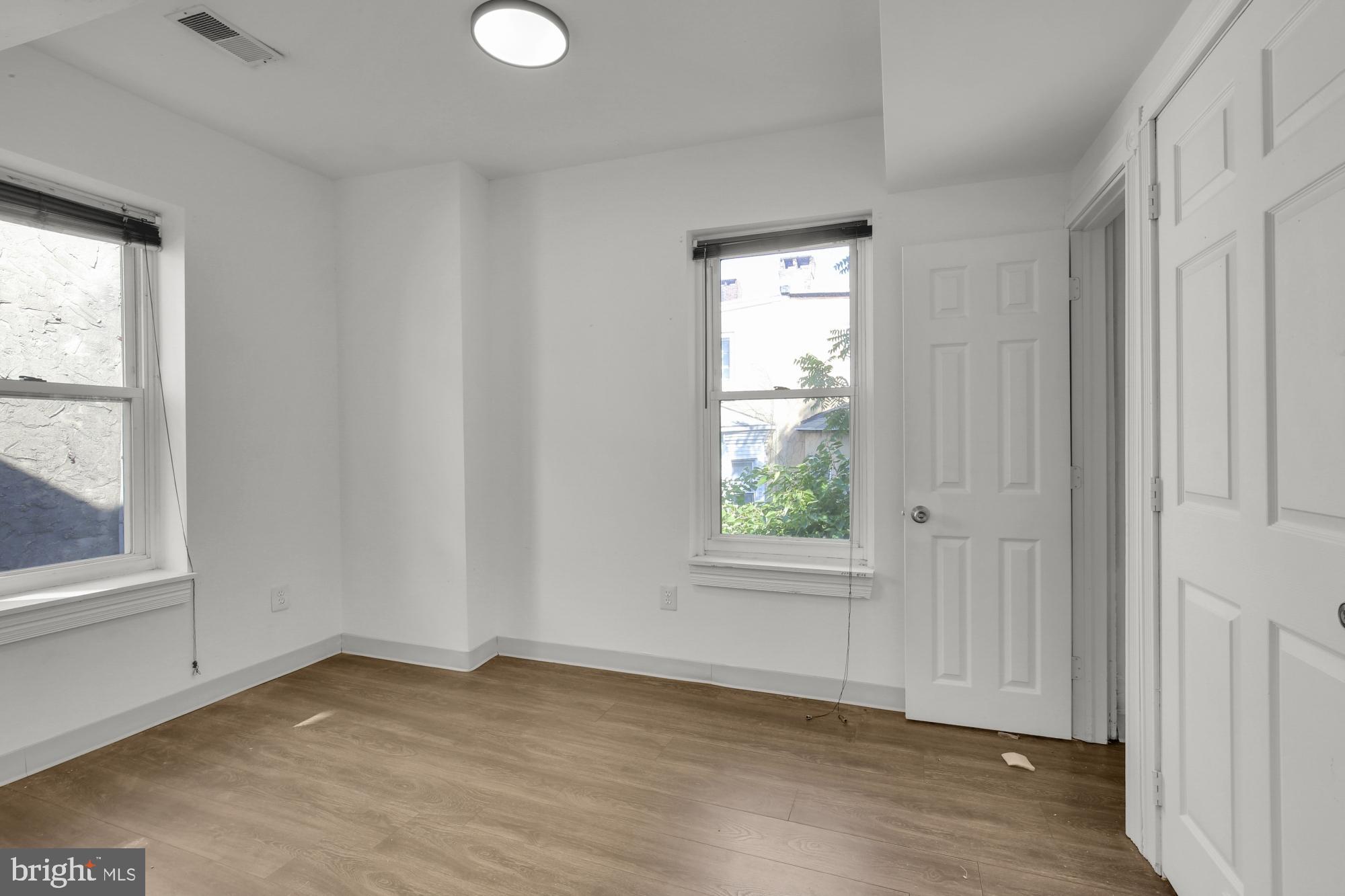 UNIVERSITY CITY - Residential Lease