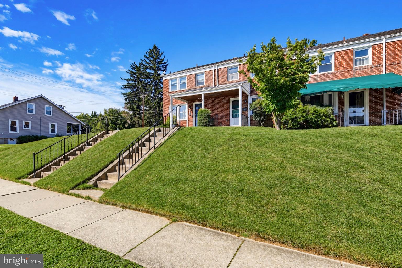 202 RIDGE AVENUE