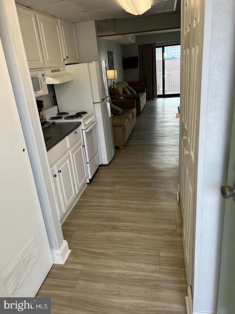107 N ATLANTIC AVE 108 (WEEK 33)