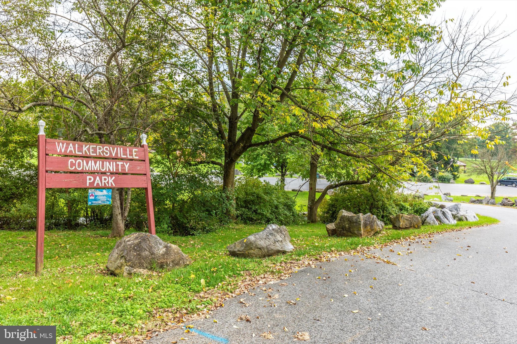 CREEKSIDE PARK - Residential