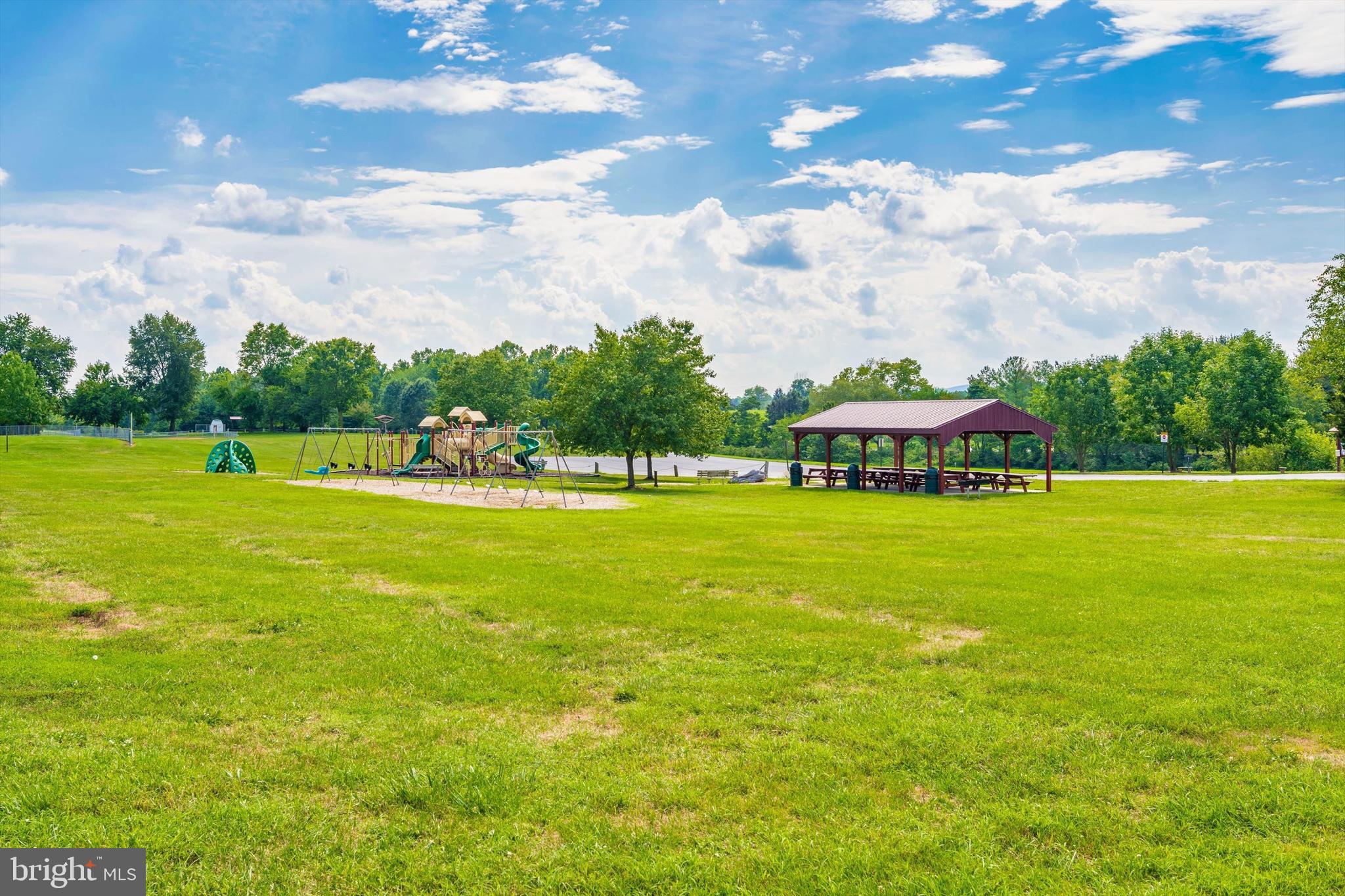 CREEKSIDE PARK - Residential