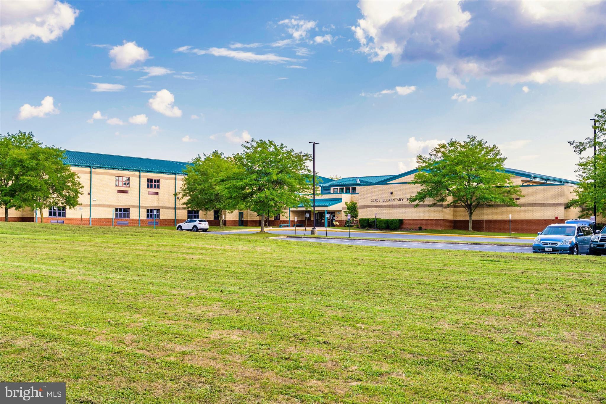 CREEKSIDE PARK - Residential