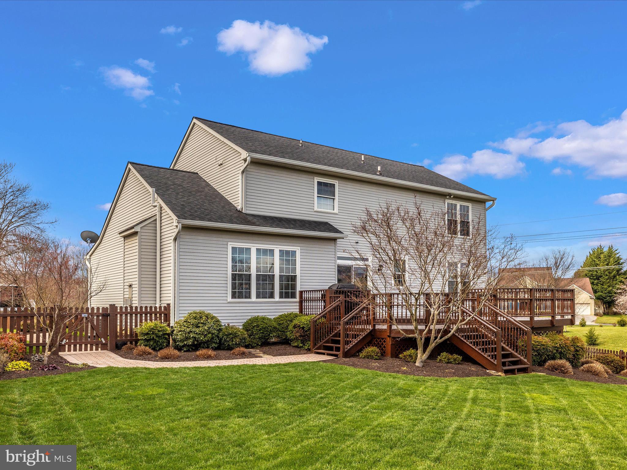 CREEKSIDE PARK - Residential