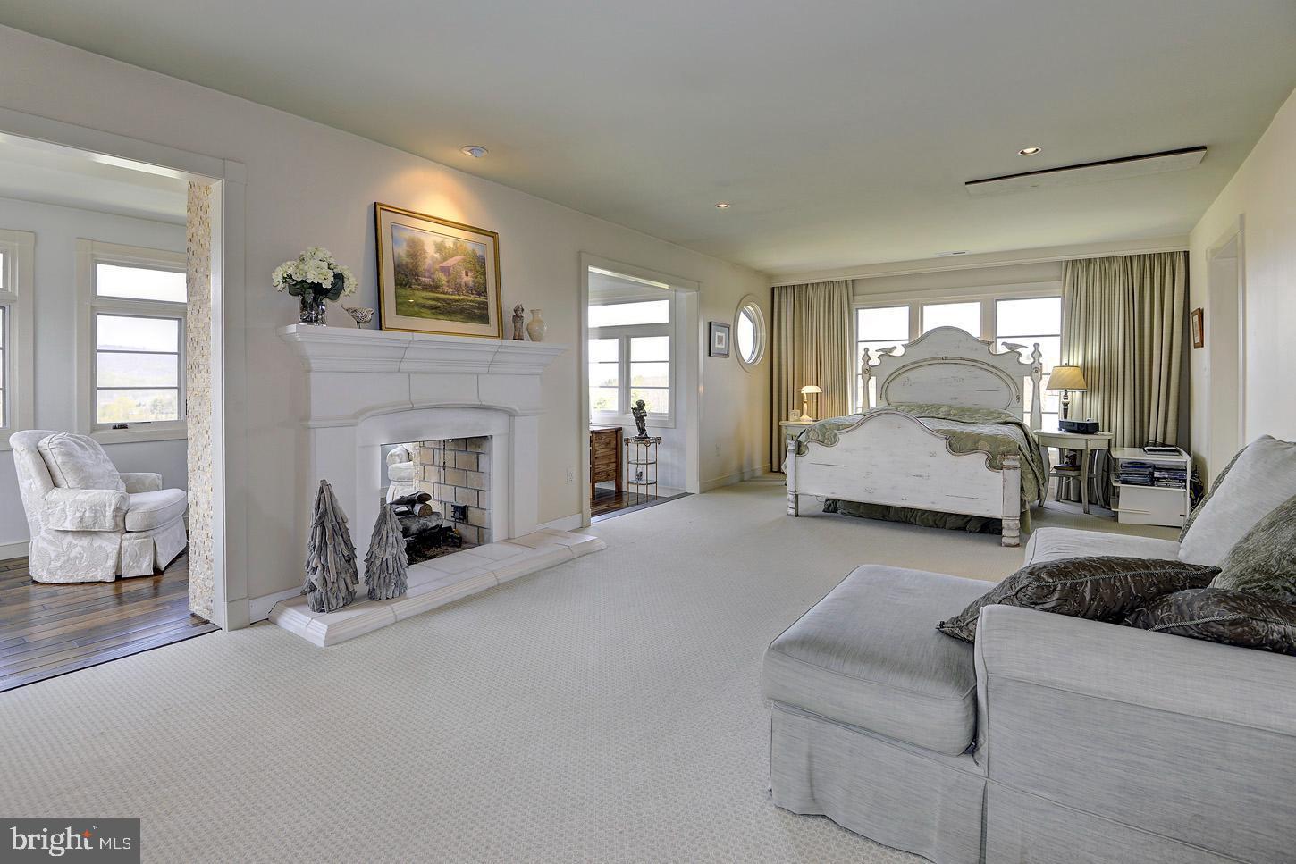 COMUS SUGARLOAF - Farm