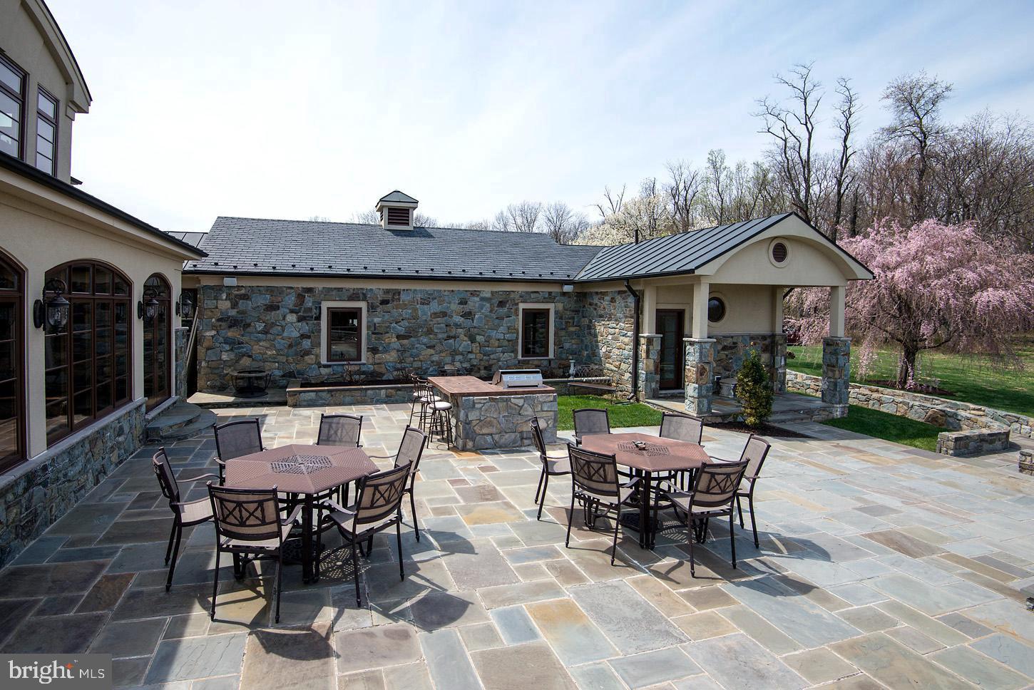 COMUS SUGARLOAF - Farm