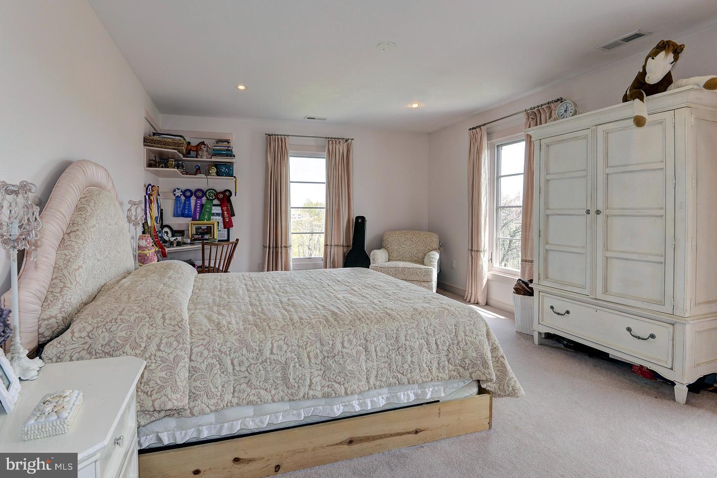 COMUS SUGARLOAF - Farm