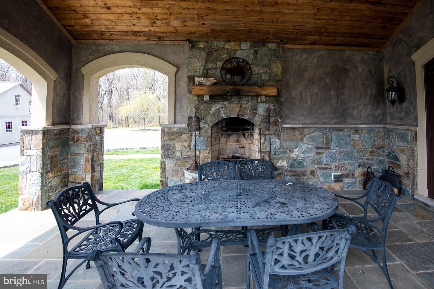 COMUS SUGARLOAF - Farm