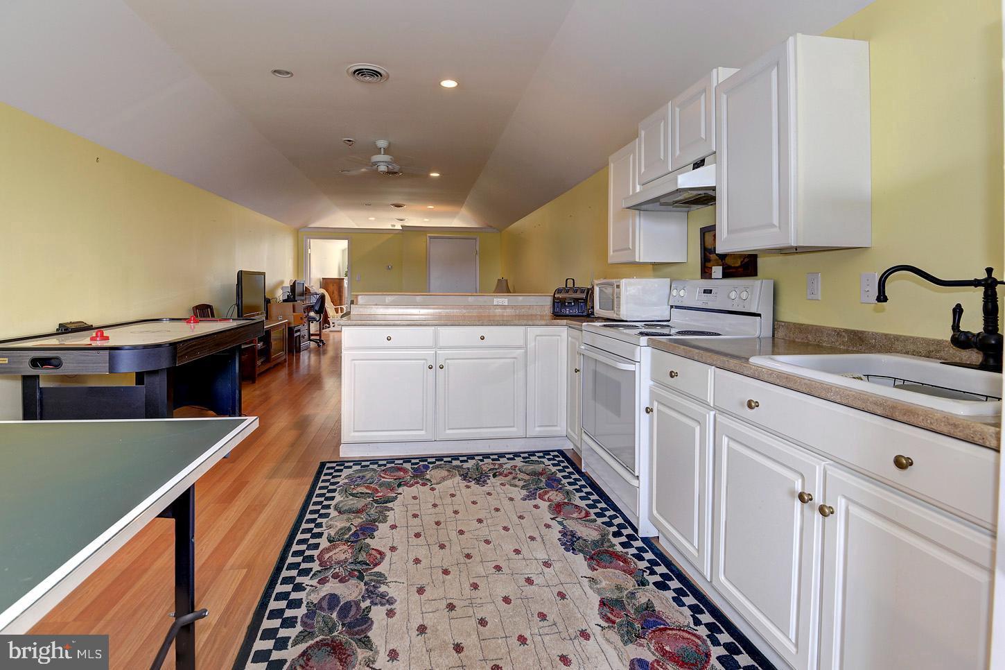 COMUS SUGARLOAF - Farm