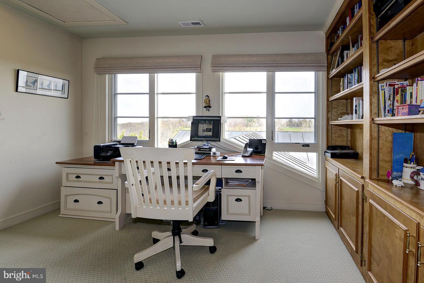 COMUS SUGARLOAF - Farm