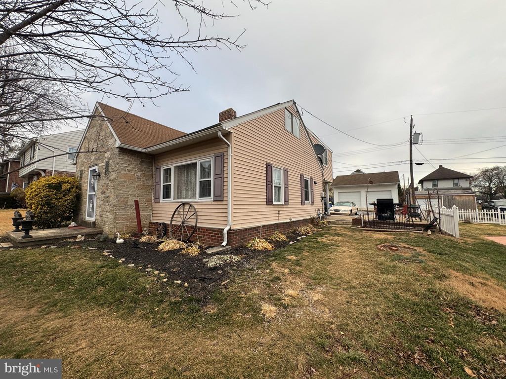 Photo of 1321 Canterbury Lane, YORK, PA 17406 (MLS # PAYK2093716)