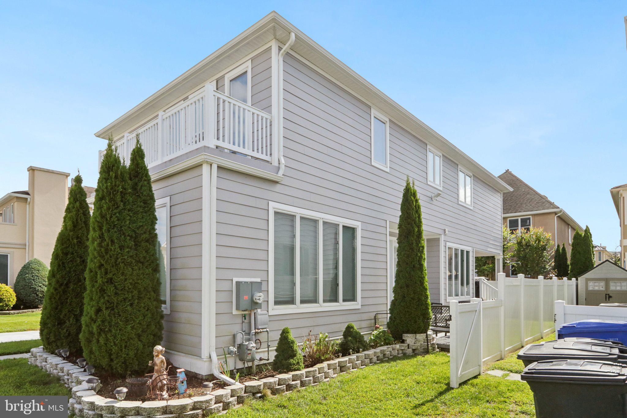 8 SEASIDE COURT
