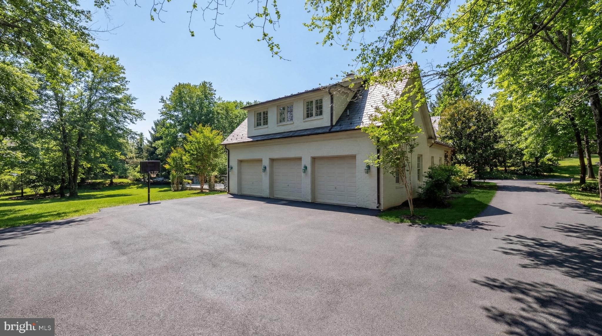 POTOMAC OUTSIDE - Residential