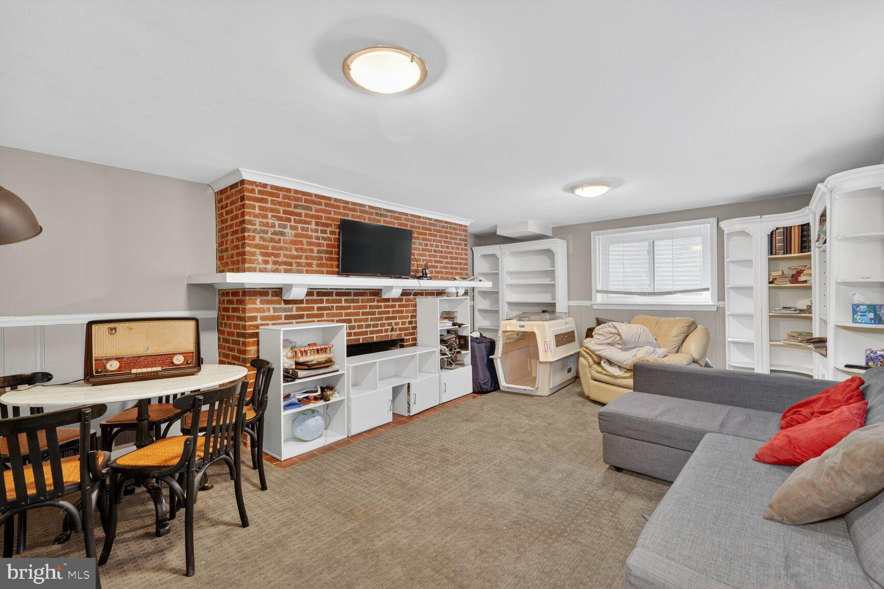 ROLLINGWOOD - Residential