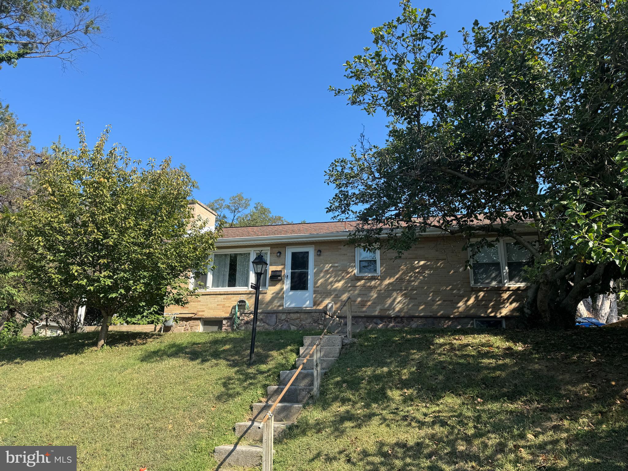 144 POPLAR STREET