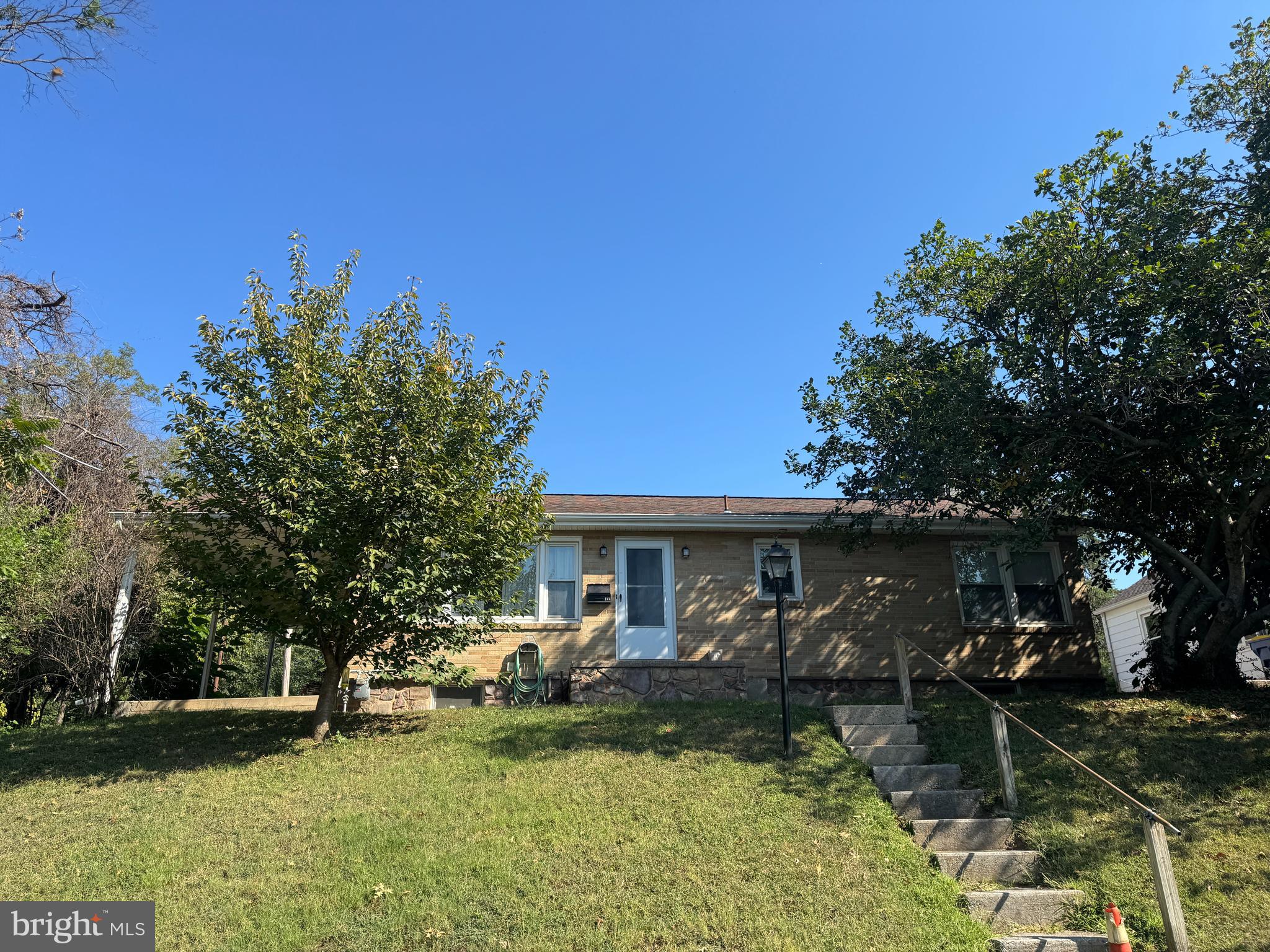 144 POPLAR STREET