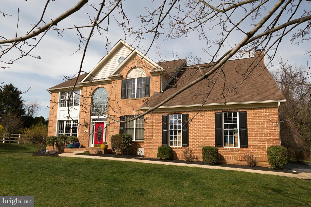 Beaver Creek Estates colonial features a two-story entry foyer, with gorgeous hardwood floors, custom crown molding, and brick fireplace. Open floor plan with gourmet kitchen, SS appliances, new carpet, and hardwood floors. Finished basement with walk out and tons of storage. Flat corner, 1 acre lot that backs up to trees. Minutes from Owings Mills and Westminster.