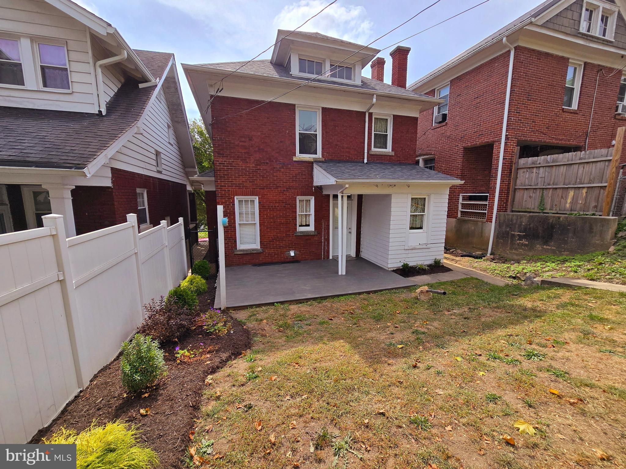 WEST SIDE - Residential