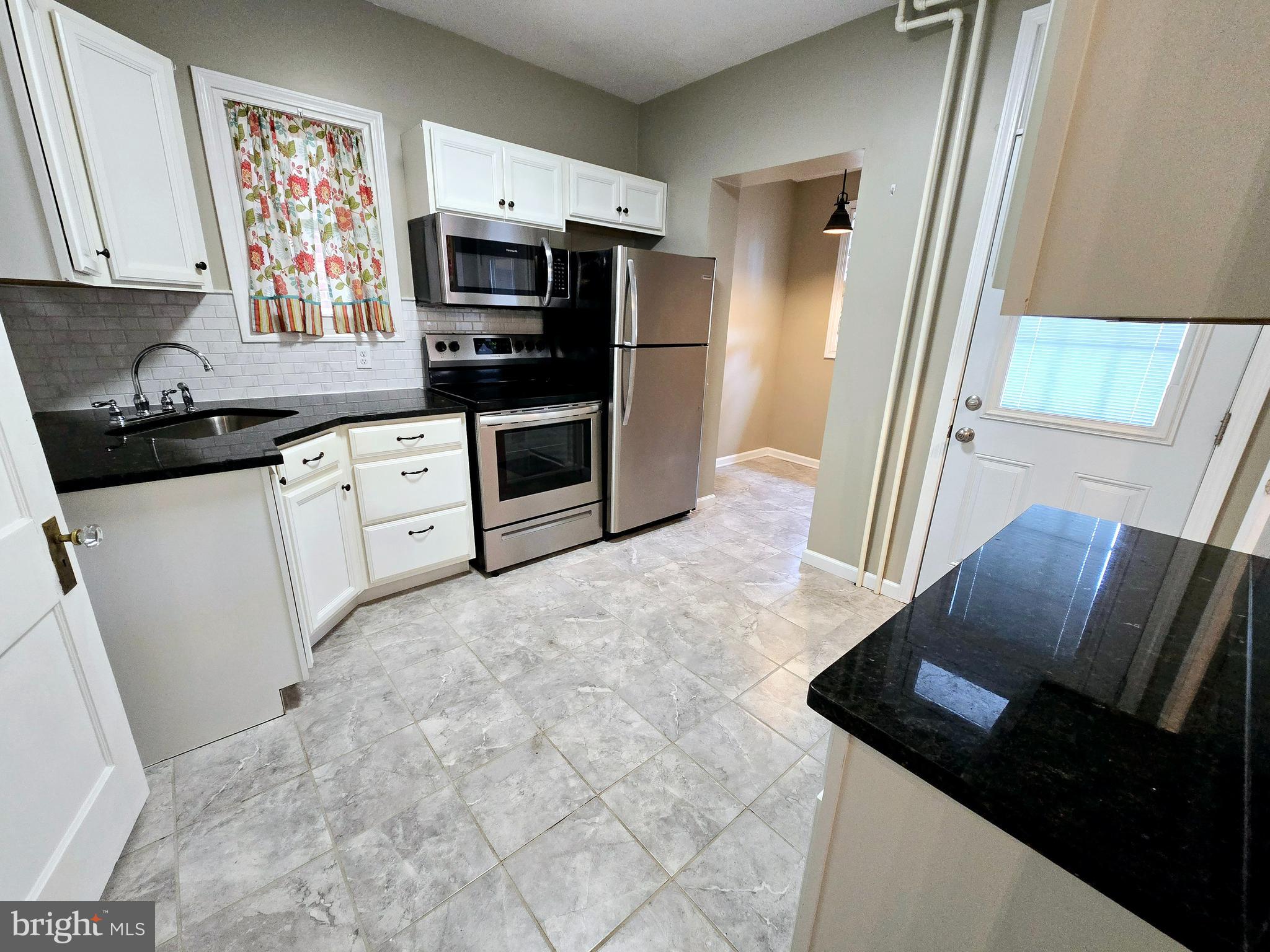 WEST SIDE - Residential