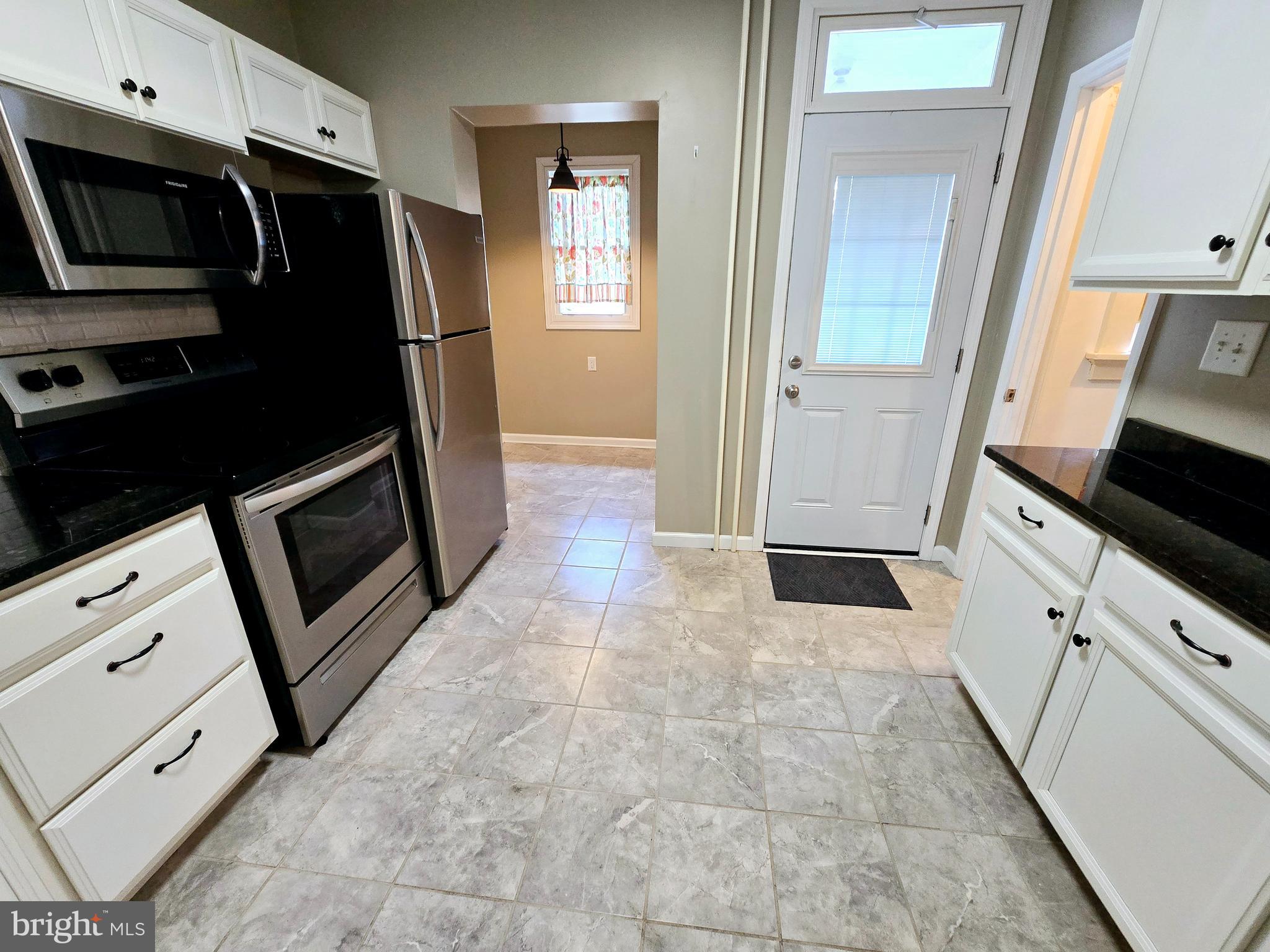 WEST SIDE - Residential