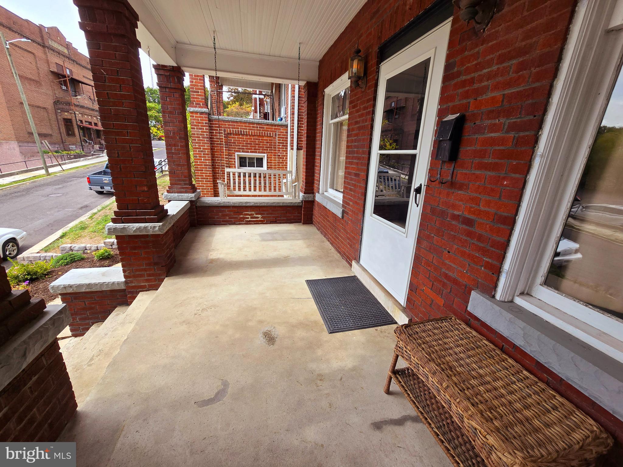 WEST SIDE - Residential