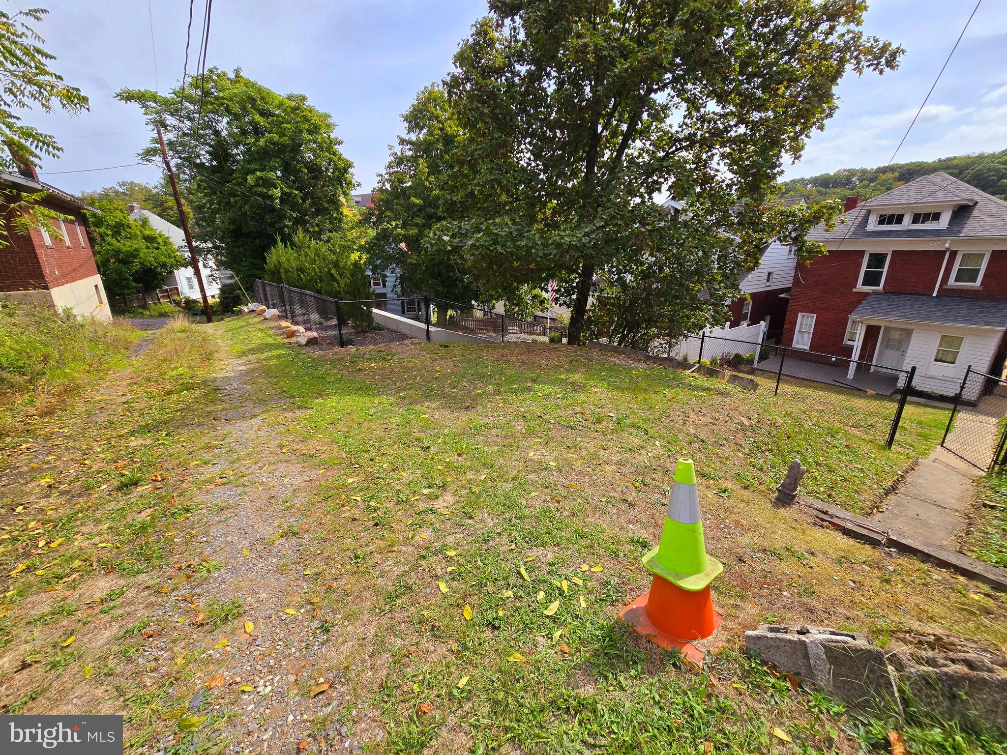 WEST SIDE - Residential