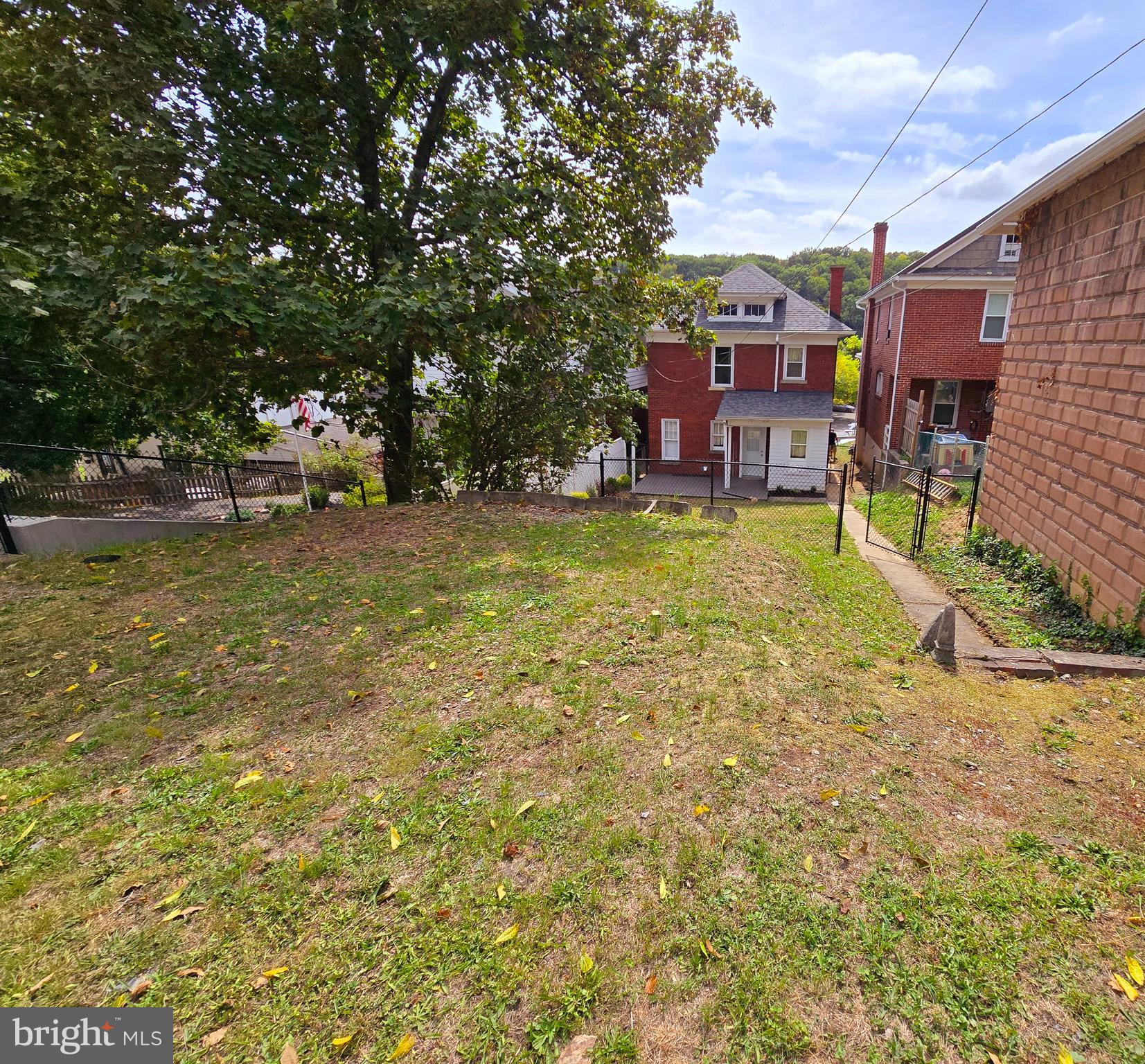 WEST SIDE - Residential