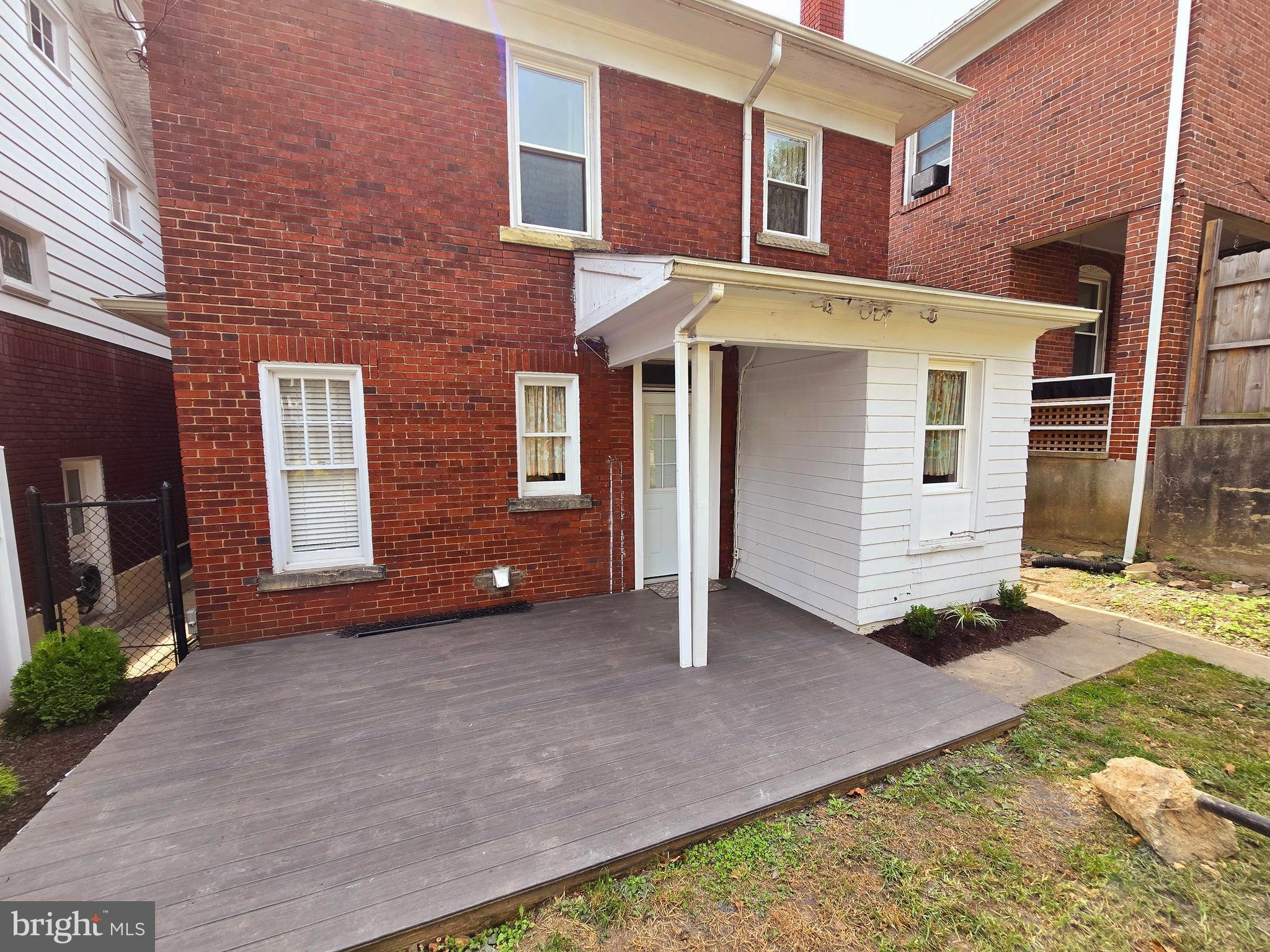 WEST SIDE - Residential