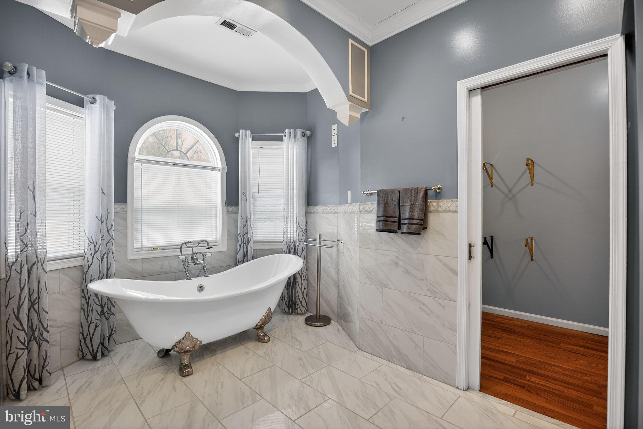 HORSE SHOE ROAD - Residential