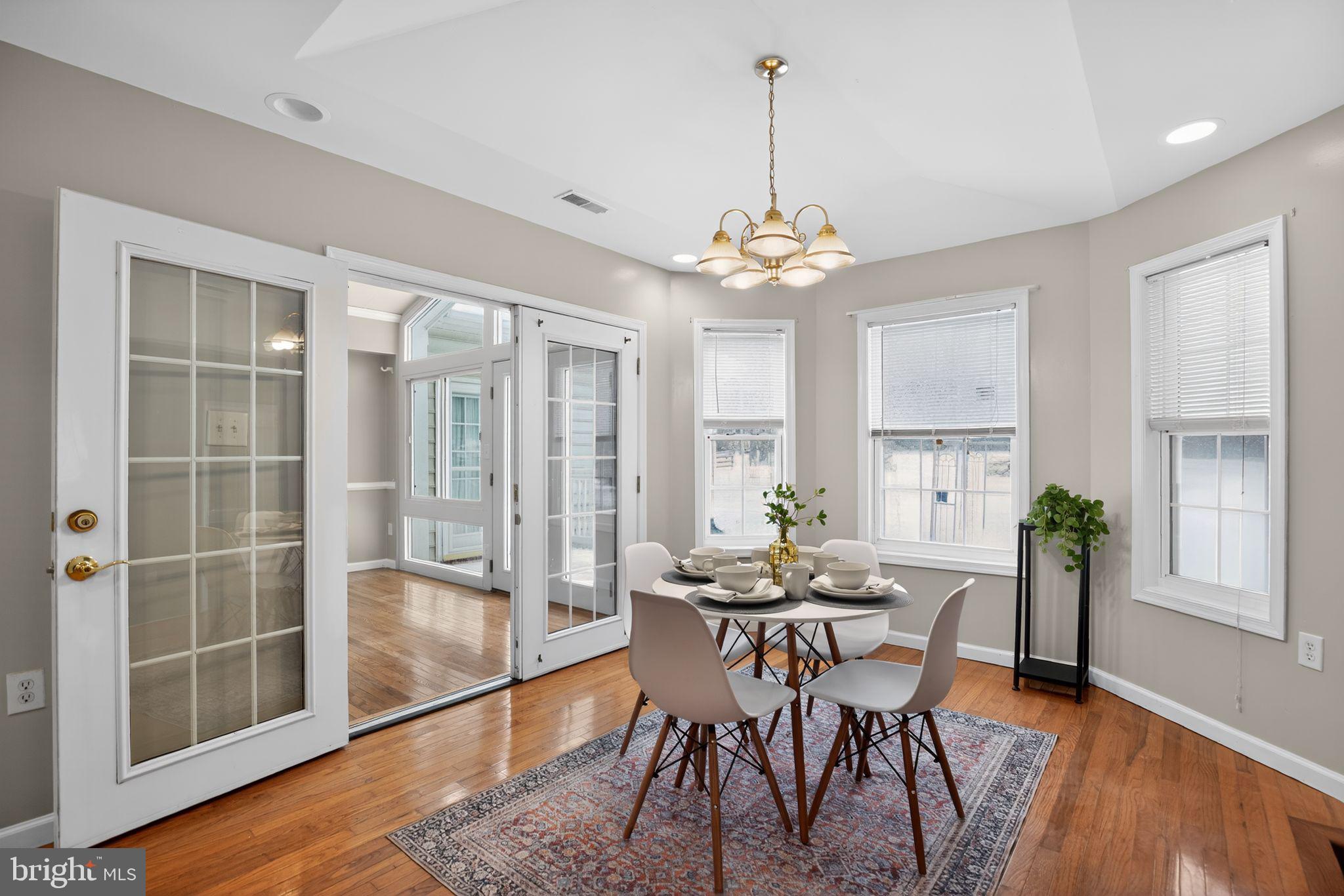 HORSE SHOE ROAD - Residential