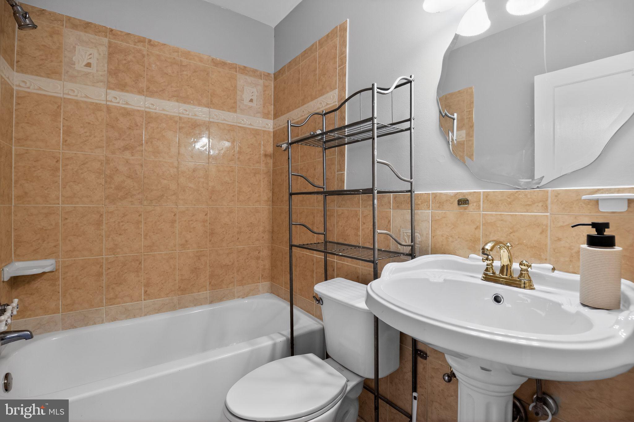 HORSE SHOE ROAD - Residential