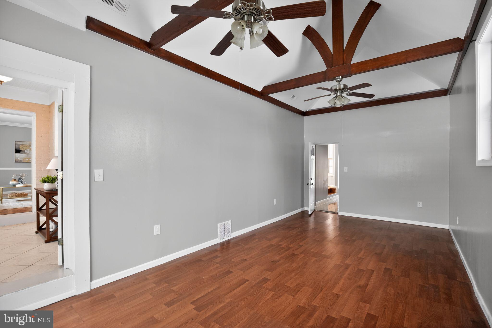 HORSE SHOE ROAD - Residential