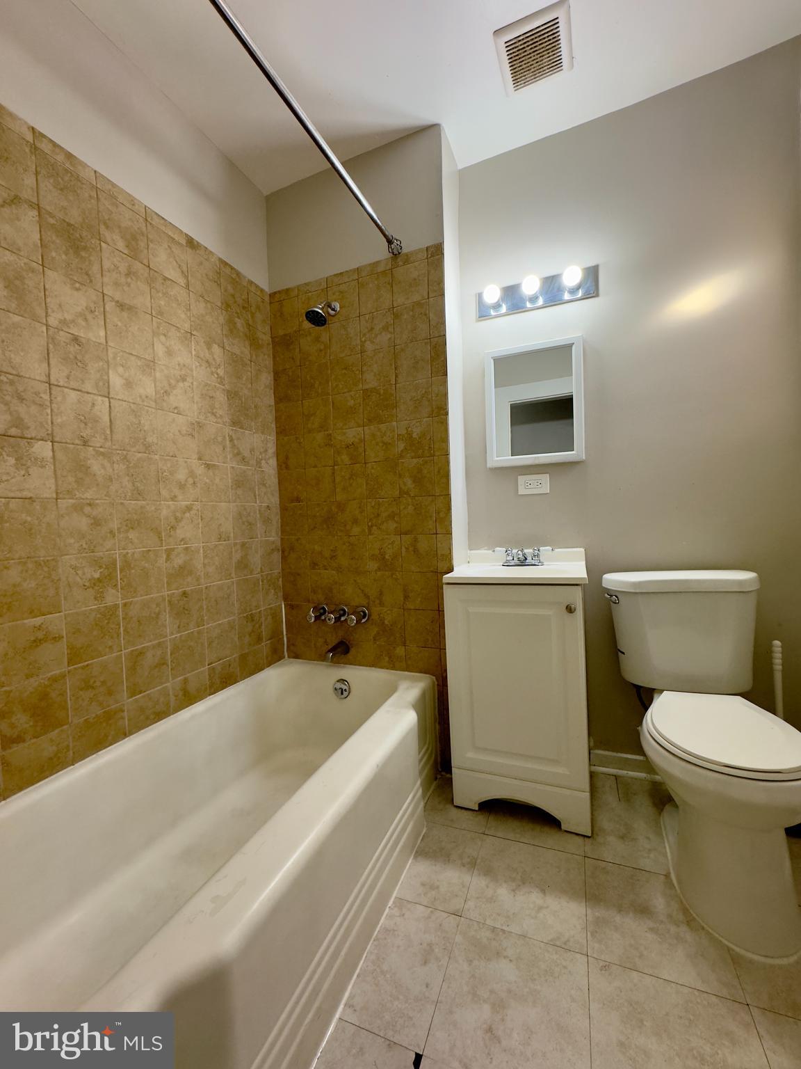 MOUNT VERNON PLACE HISTORIC DISTRICT - Residential Lease