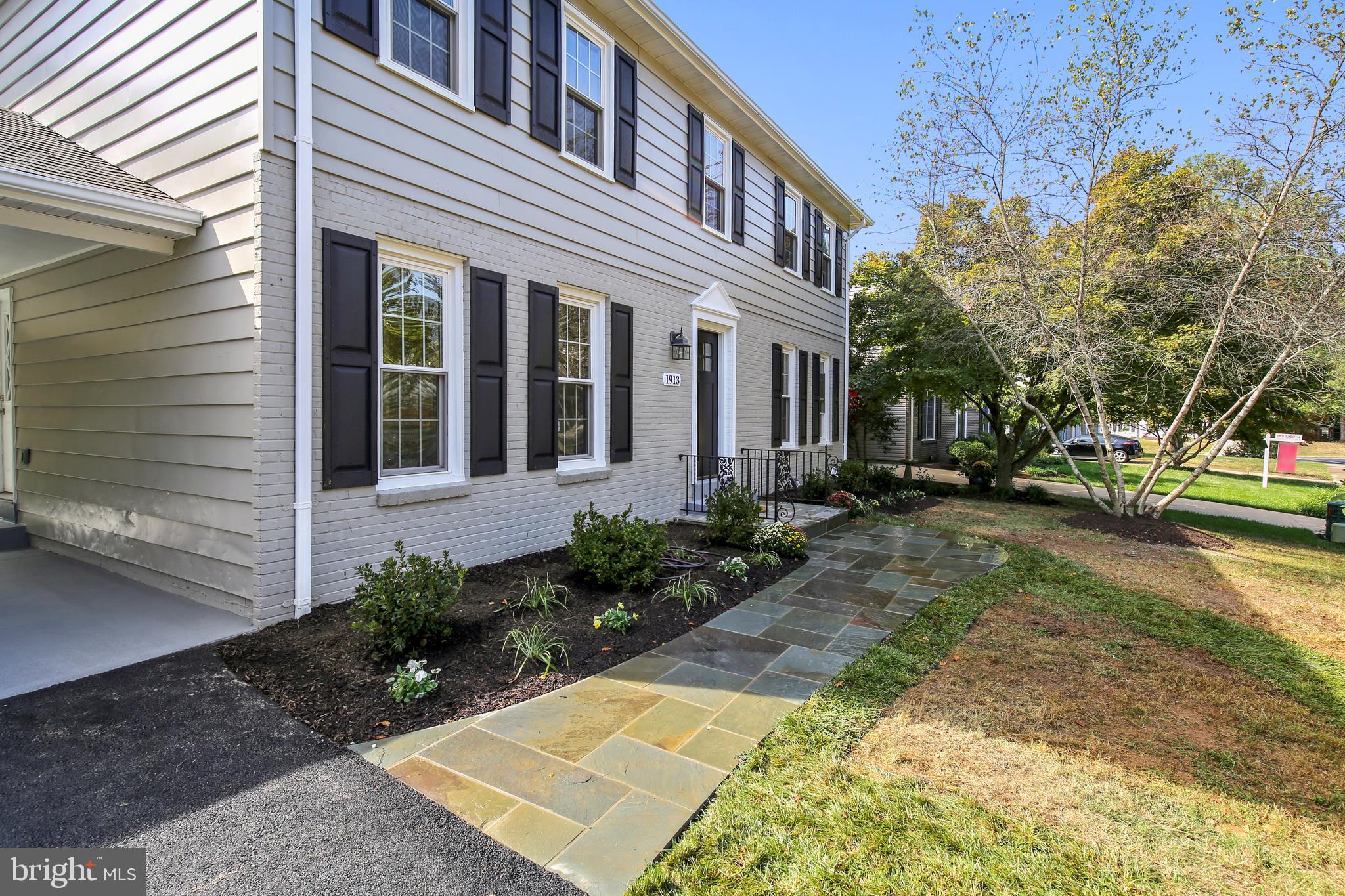 STRATFORD ON THE POTOMAC - Residential