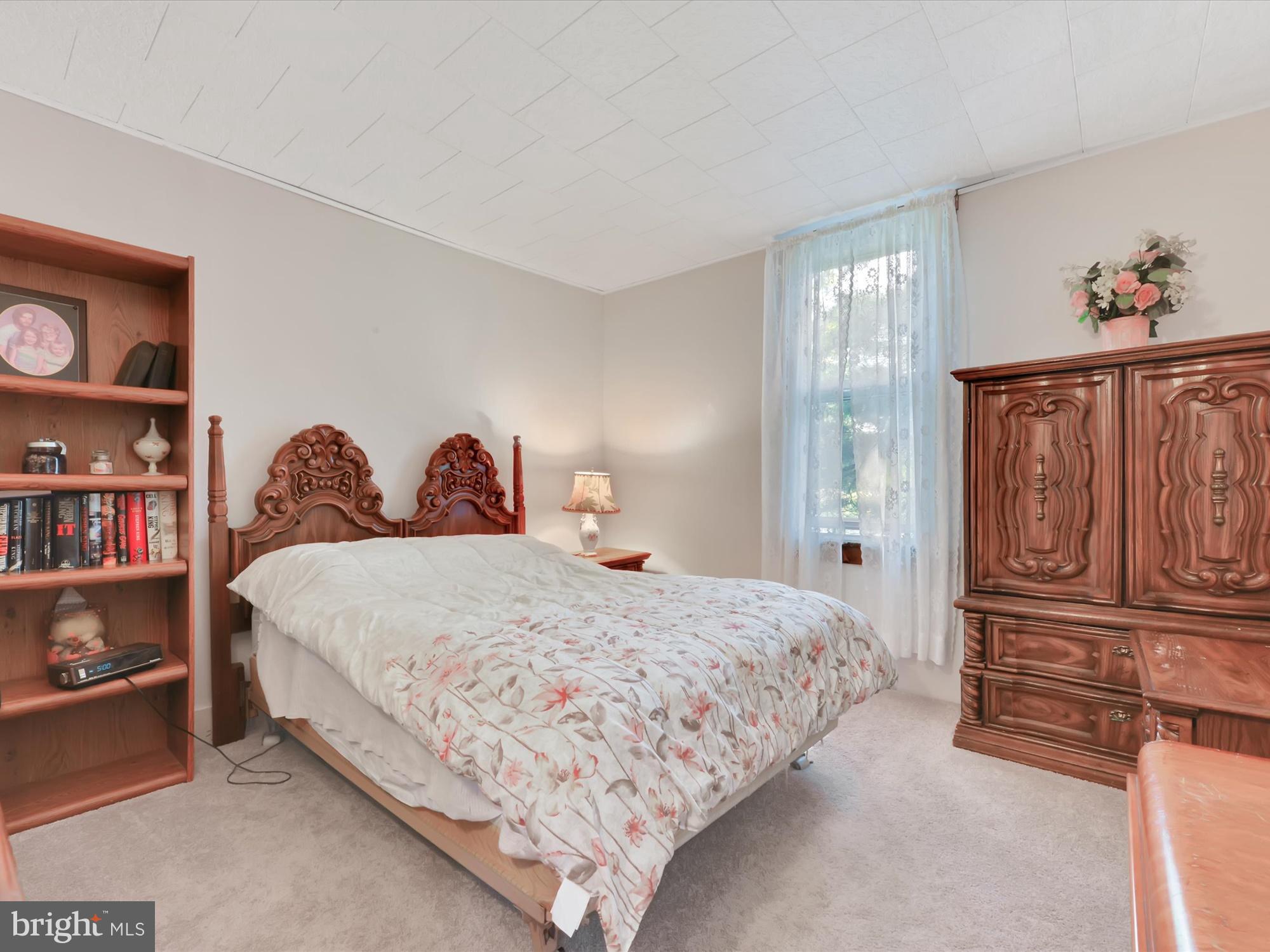 QUAKAKE - Residential