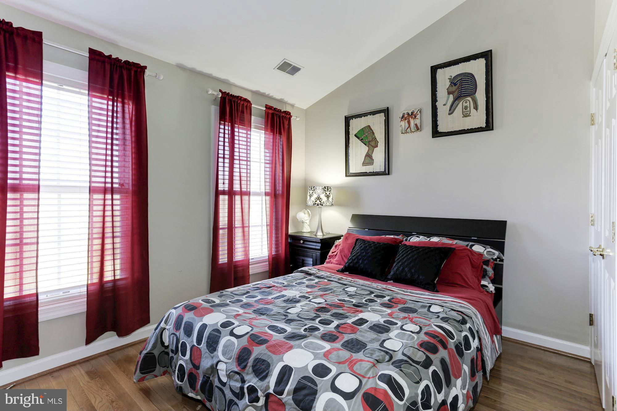 ELMWOOD - Residential