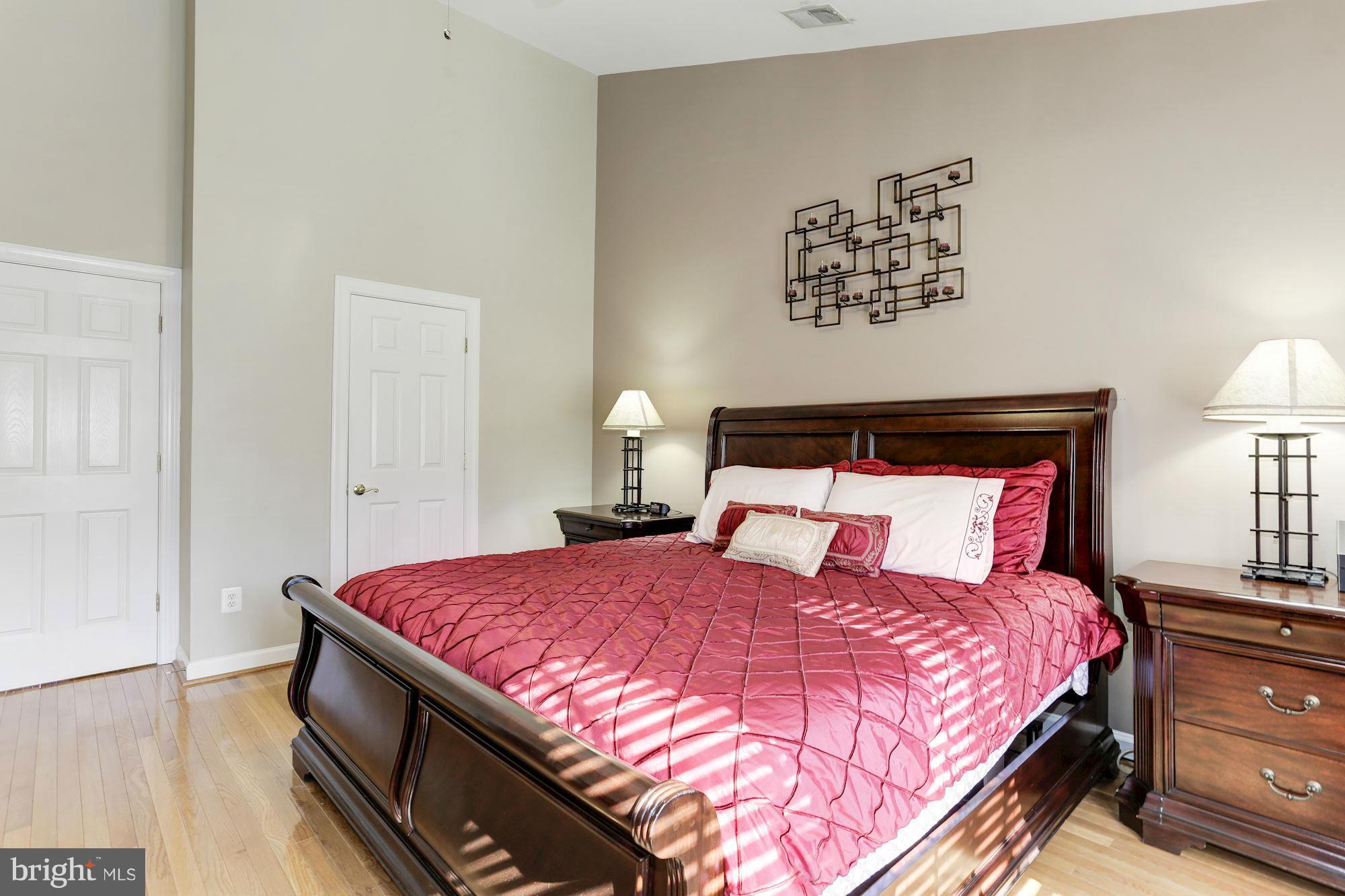 ELMWOOD - Residential