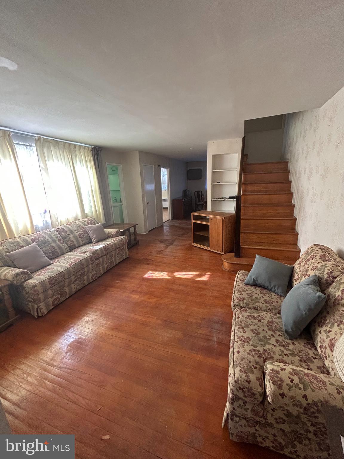 LAWNCREST - Residential