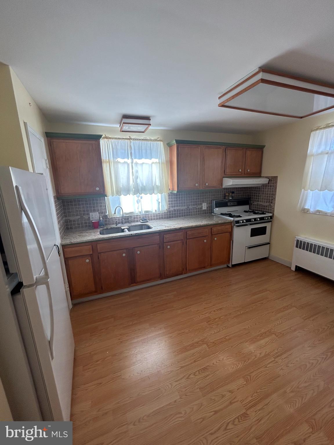 LAWNCREST - Residential