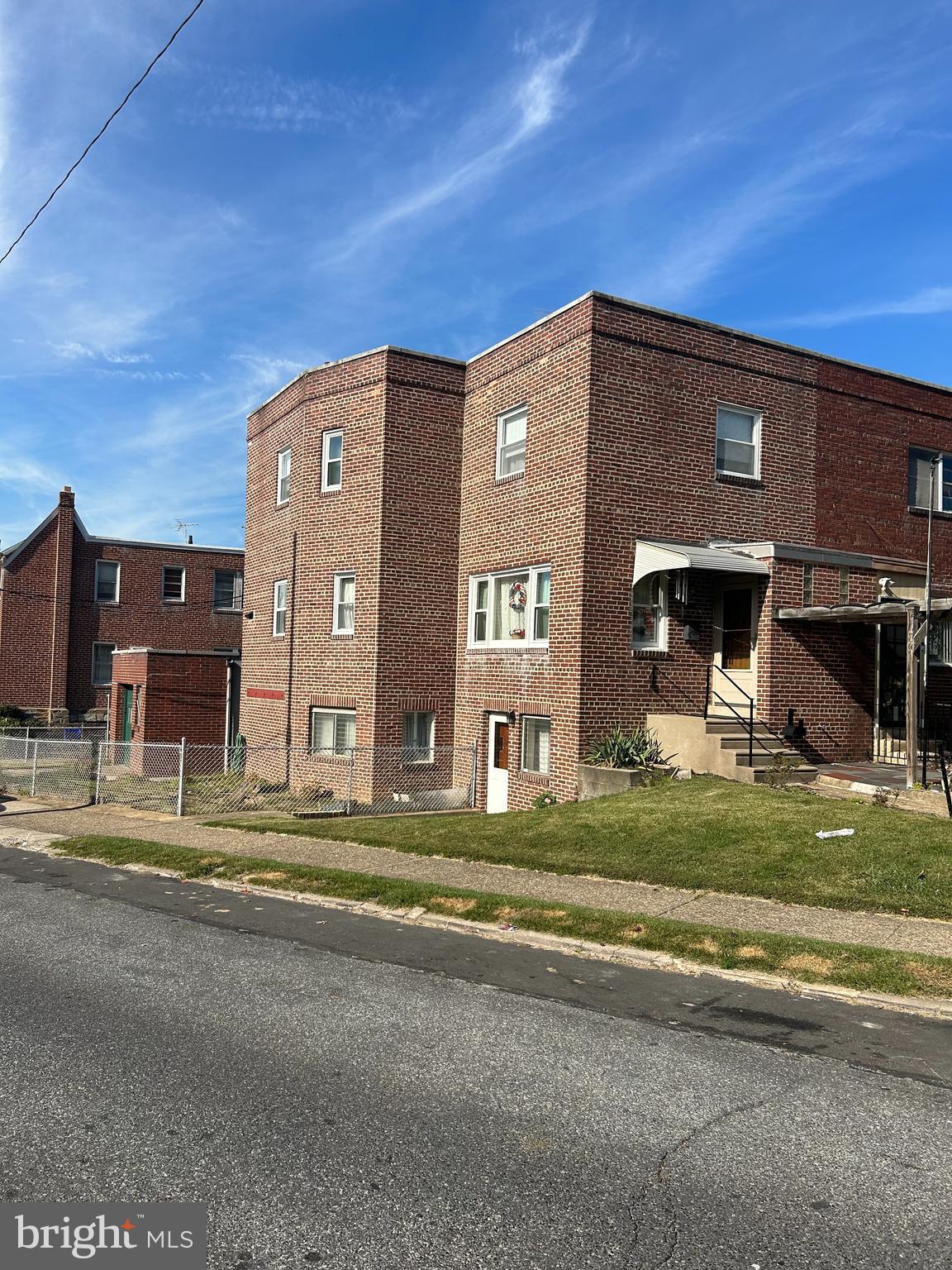 LAWNCREST - Residential
