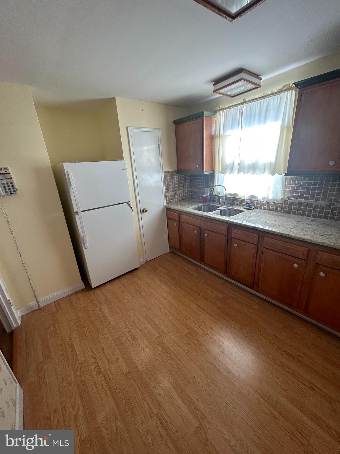 LAWNCREST - Residential