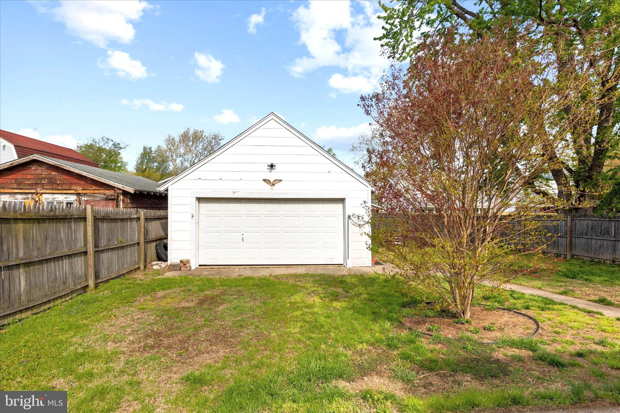 RIVERA BEACH - Residential