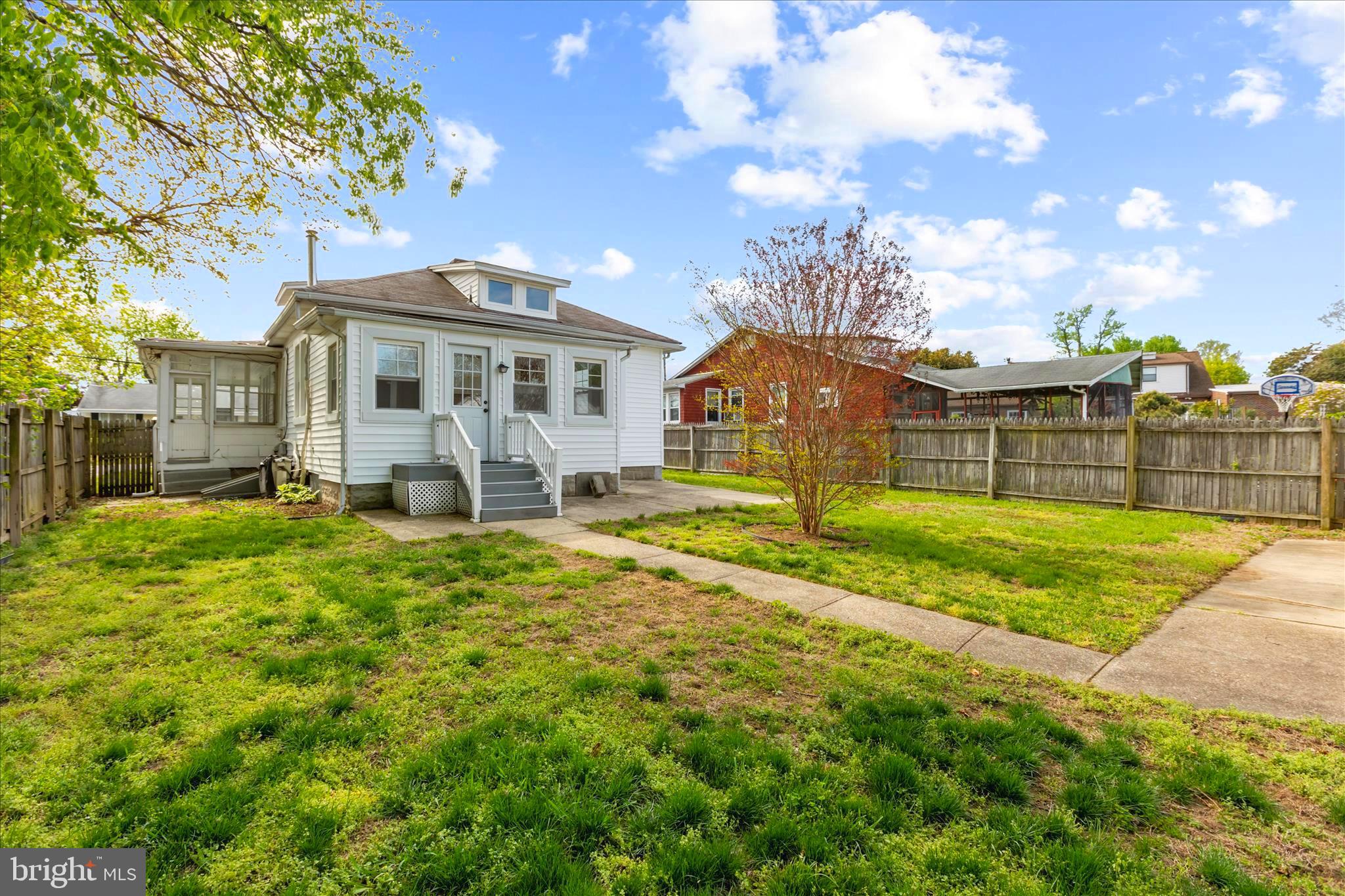 RIVERA BEACH - Residential