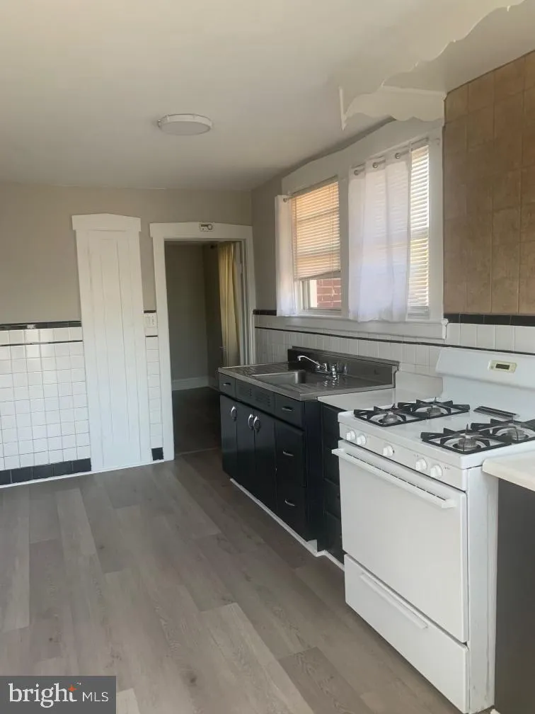 Runnemede, New Jersey 08078, United States, 1 Bedroom Bedrooms, ,1 BathroomBathrooms,Residential,Active,86346