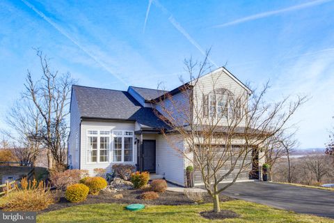 505 N BURBERRY LANE MOUNT WOLF PA 17347