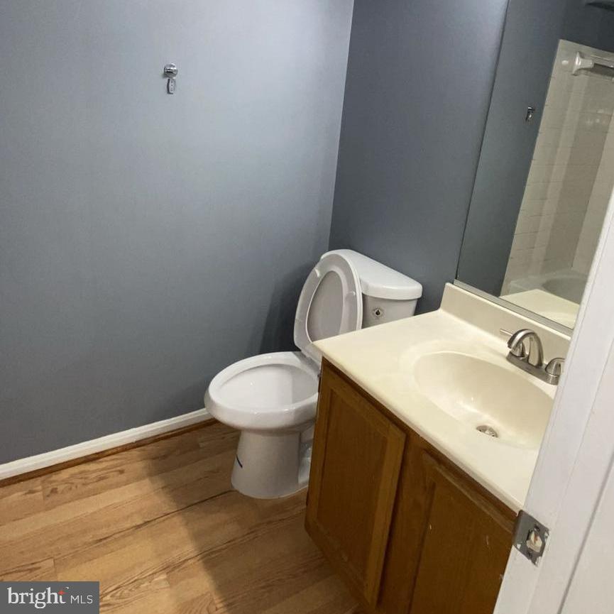 ROSECROFT COMMONS - Residential Lease